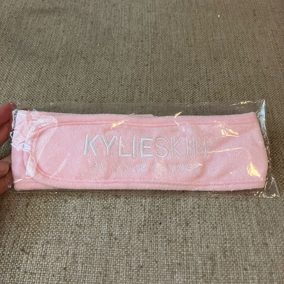 Kylie Cosmetics Accessories - Kylie skin headband